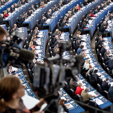 El PE aprueba la Directiva que regula los algoritmos y la ilegalidad en internet